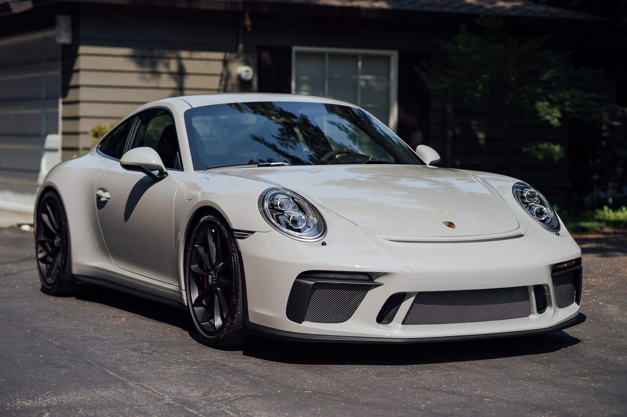 2018 Porsche 911 GT3 Touring in Chalk