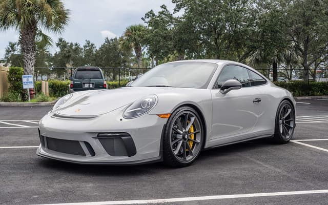 2018 Porsche 911 GT3 Touring in Chalk — photo 1