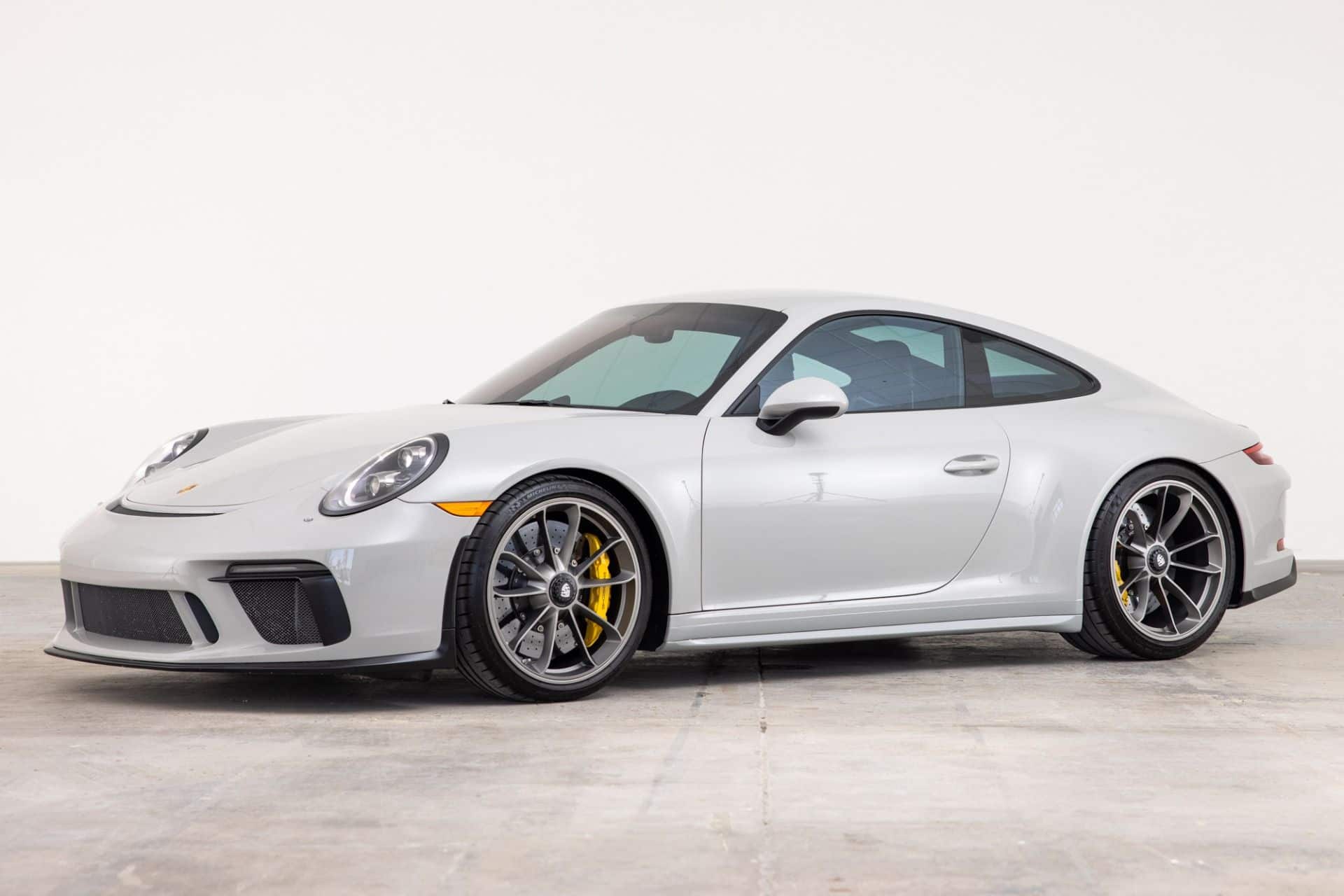 2018 Porsche 911 GT3 Touring in Chalk