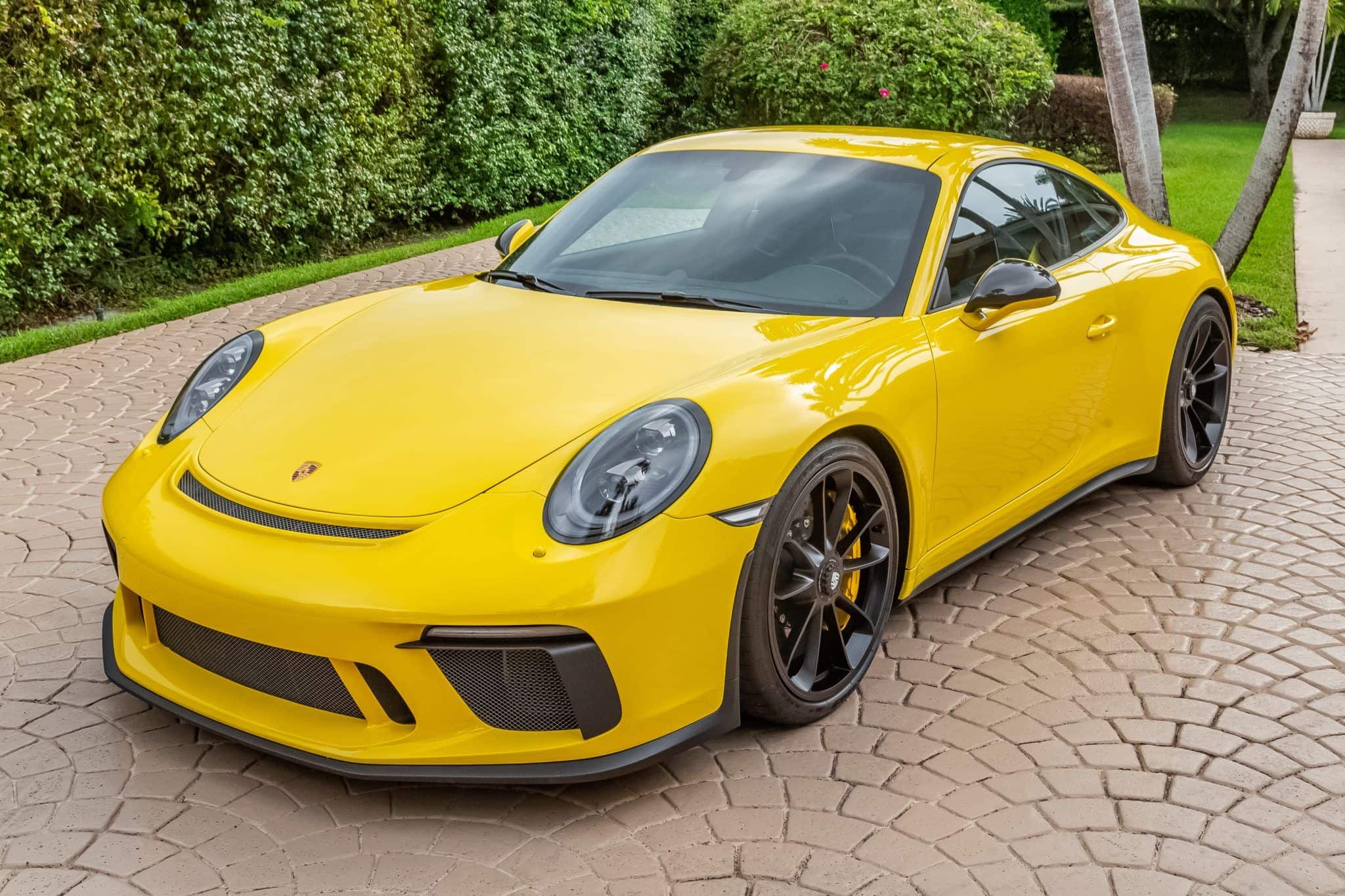 2019 Porsche 911 GT3 Touring in Racing Yellow