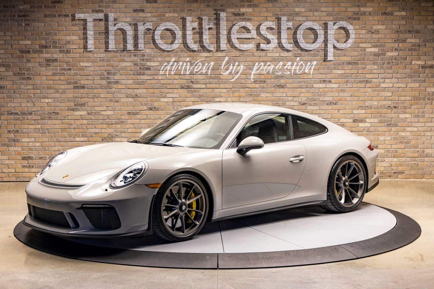 2018 Porsche 911 GT3 Touring in Chalk