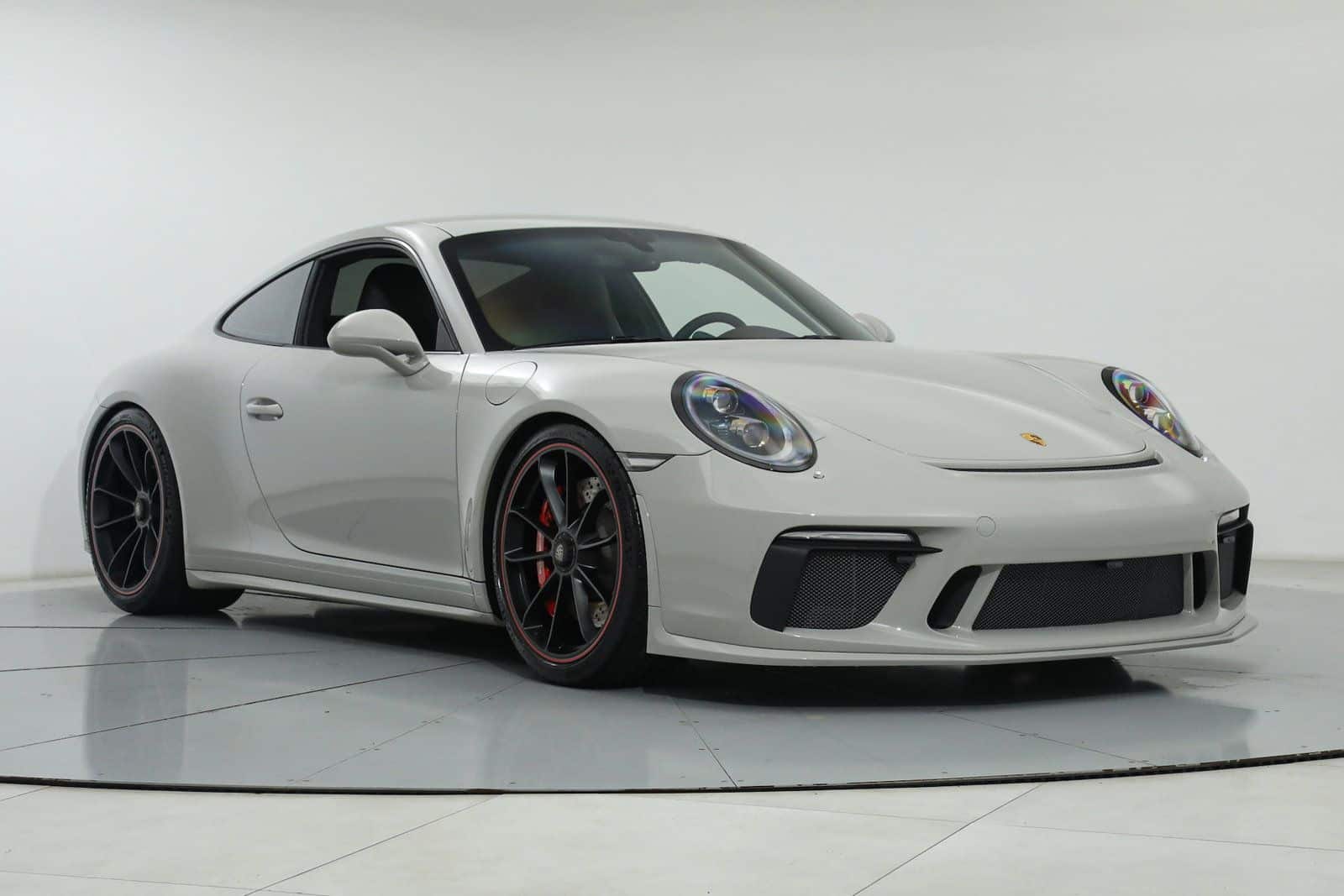 2018 Porsche 911 GT3 Touring in Chalk
