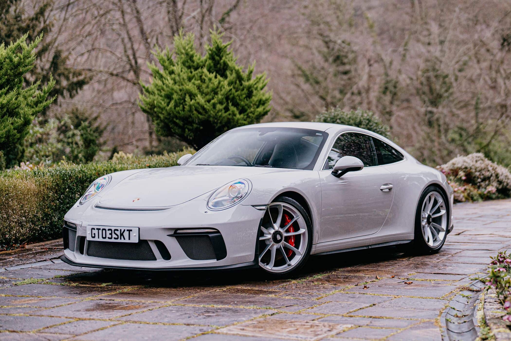 2018 Porsche 911 GT3 Touring in Chalk
