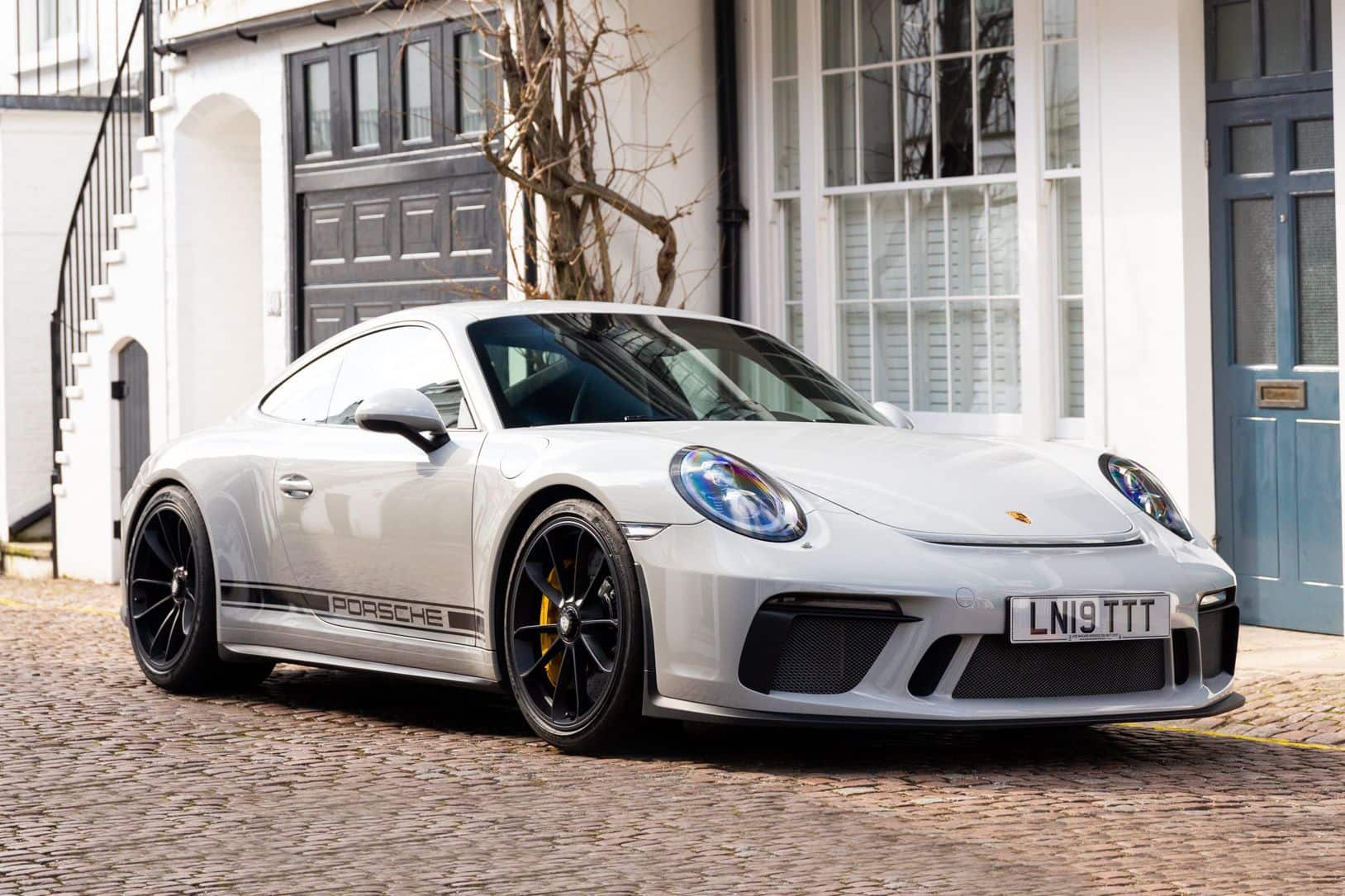 2018 Porsche 911 GT3 Touring in Chalk
