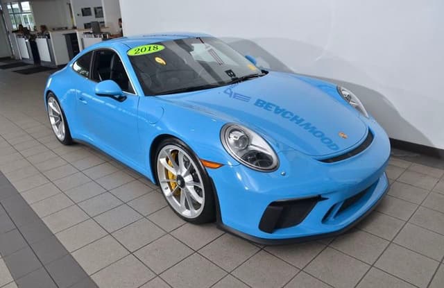 2018 Porsche 911 GT3 Touring in Exterior in Custom Color Non-Metallic — photo 5