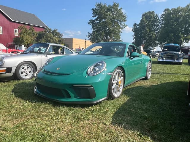 2018 Porsche 911 GT3 Touring in Exterior in Custom Color Non-Metallic — photo 3