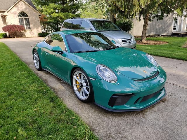 2018 Porsche 911 GT3 Touring in Exterior in Custom Color Non-Metallic — photo 4