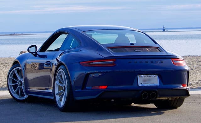 2019 Porsche 911 GT3 Touring in Exterior in Custom Color Non-Metallic — photo 7