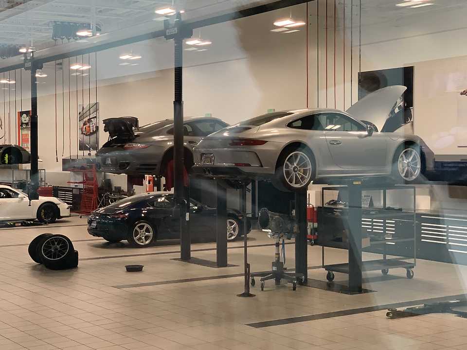 2018 Porsche 911 GT3 Touring in GT Silver Metallic