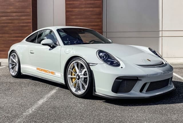 2018 Porsche 911 GT3 Touring in Exterior in Custom Color Non-Metallic — photo 2