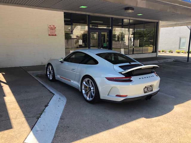 2018 Porsche 911 GT3 Touring in Exterior in Custom Color Non-Metallic — photo 7