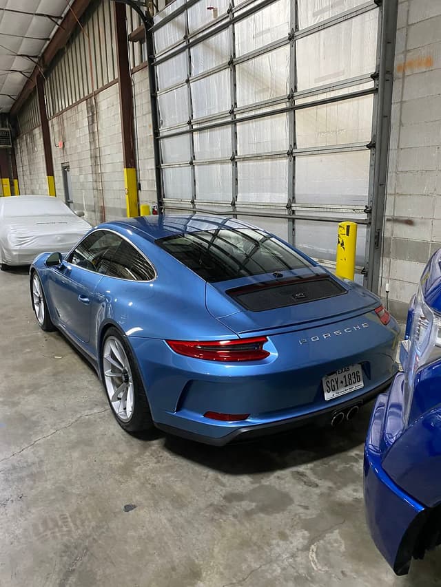2018 Porsche 911 GT3 Touring in Exterior in Custom Color Metallic — photo 4