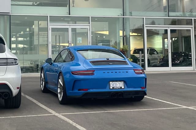 2018 Porsche 911 GT3 Touring in Unknown — photo 2