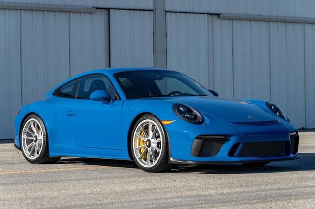 2018 Porsche 911 GT3 Touring in Exterior in Custom Color Non-Metallic — photo 3