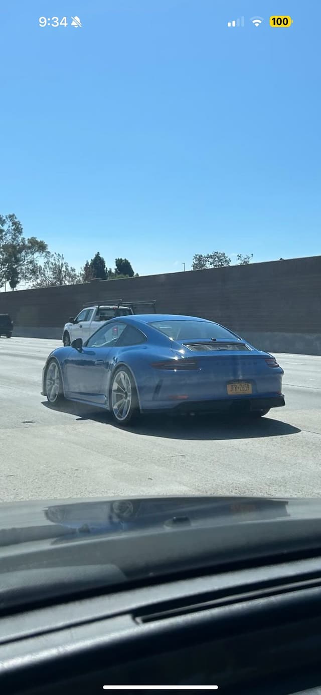 2018 Porsche 911 GT3 Touring in Exterior in Custom Color Non-Metallic — photo 4