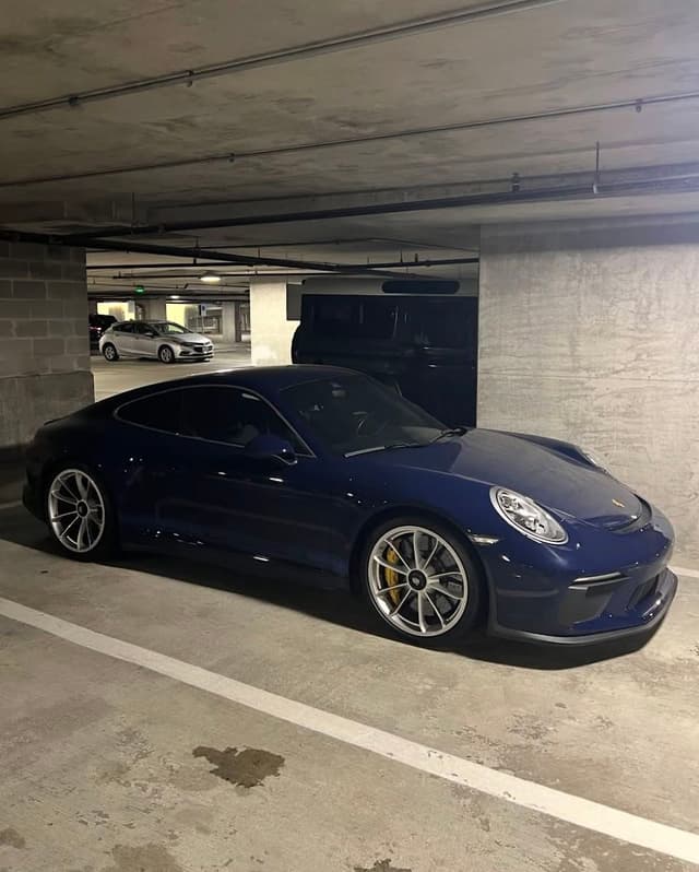 2018 Porsche 911 GT3 Touring in Exterior in Custom Color Non-Metallic — photo 3