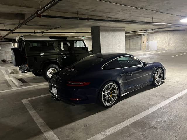 2018 Porsche 911 GT3 Touring in Exterior in Custom Color Non-Metallic — photo 4