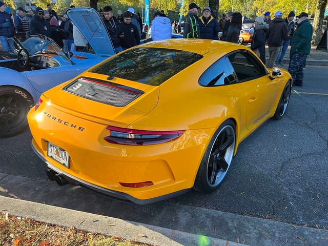 2018 Porsche 911 GT3 Touring in Exterior in Custom Color Non-Metallic — photo 2
