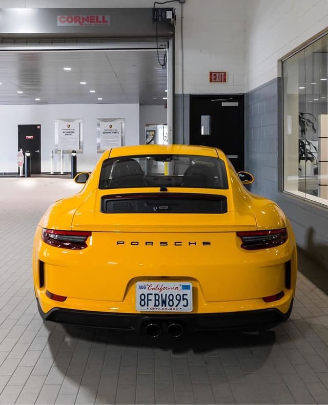 2018 Porsche 911 GT3 Touring in Exterior in Custom Color Non-Metallic — photo 6