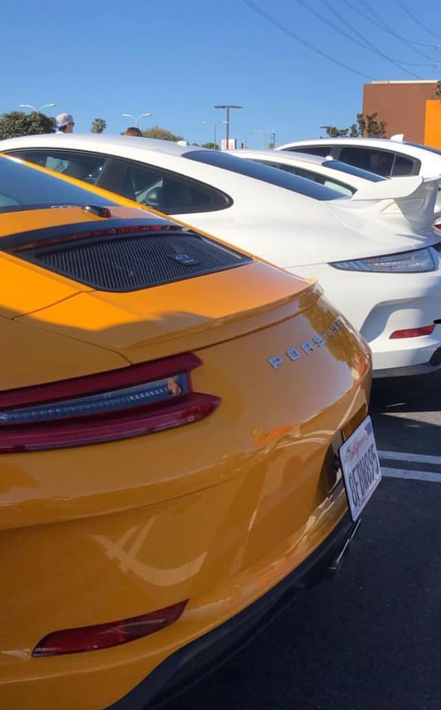2018 Porsche 911 GT3 Touring in Exterior in Custom Color Non-Metallic — photo 8
