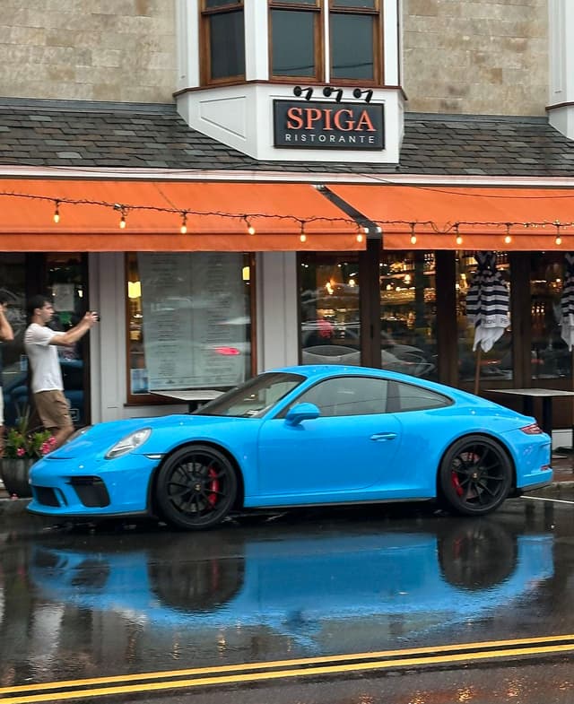 2018 Porsche 911 GT3 Touring in Exterior in Custom Color Non-Metallic — photo 2