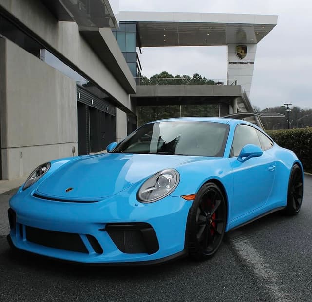 2018 Porsche 911 GT3 Touring in Exterior in Custom Color Non-Metallic — photo 7