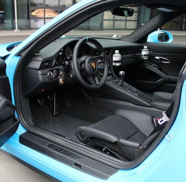 2018 Porsche 911 GT3 Touring in Exterior in Custom Color Non-Metallic — photo 8