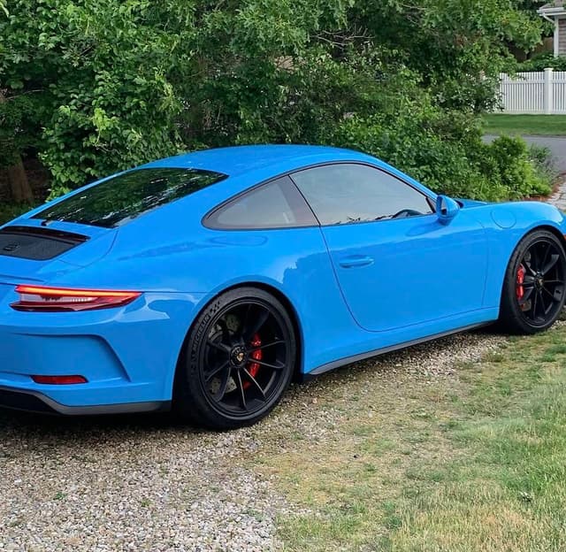 2018 Porsche 911 GT3 Touring in Exterior in Custom Color Non-Metallic — photo 9