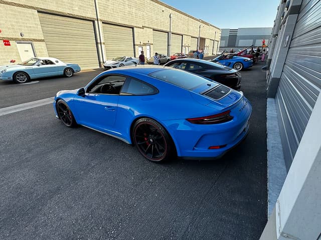 2018 Porsche 911 GT3 Touring in Unknown — photo 3