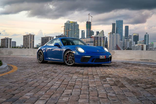 2018 Porsche 911 GT3 Touring in Exterior in Custom Color Non-Metallic — photo 3