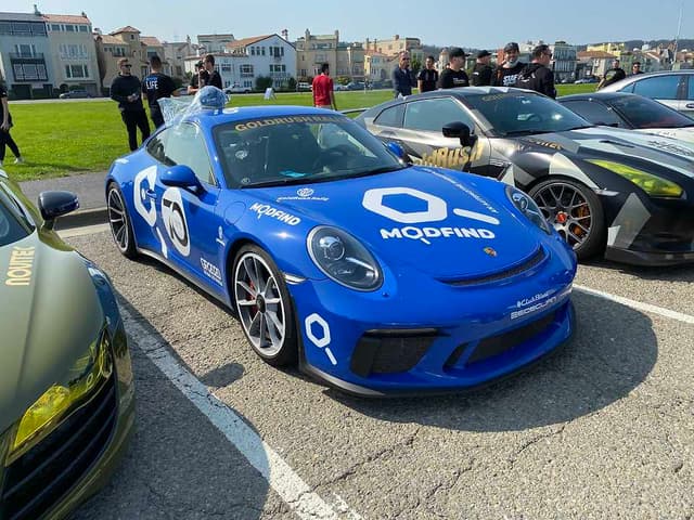 2018 Porsche 911 GT3 Touring in Exterior in Custom Color Non-Metallic — photo 16