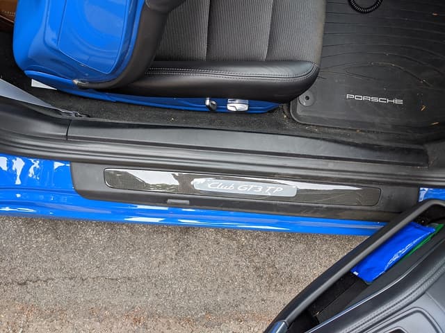 2018 Porsche 911 GT3 Touring in Exterior in Custom Color Non-Metallic — photo 19