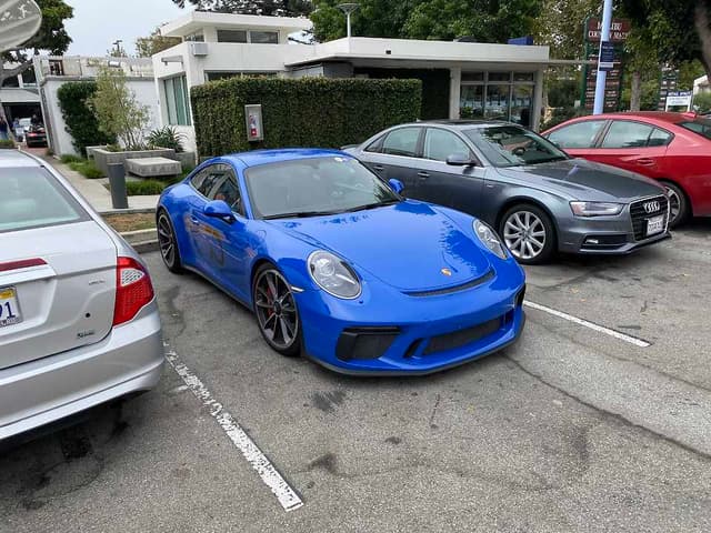 2018 Porsche 911 GT3 Touring in Exterior in Custom Color Non-Metallic — photo 21