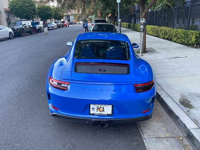 2018 Porsche 911 GT3 Touring in Exterior in Custom Color Non-Metallic — photo 22