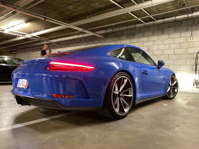 2018 Porsche 911 GT3 Touring in Exterior in Custom Color Non-Metallic — photo 25