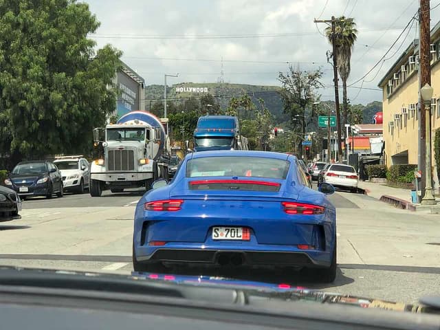 2018 Porsche 911 GT3 Touring in Exterior in Custom Color Non-Metallic — photo 33