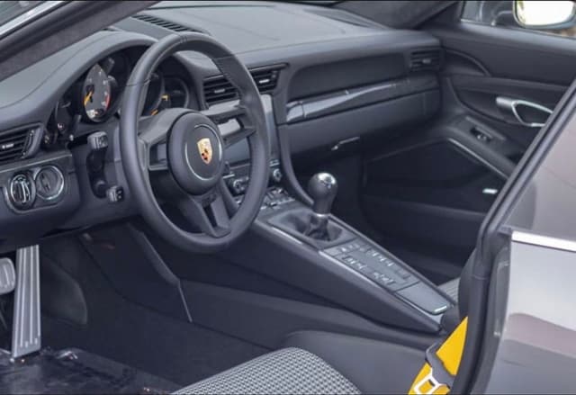 2018 Porsche 911 GT3 Touring in Exterior in Custom Color Non-Metallic — photo 3