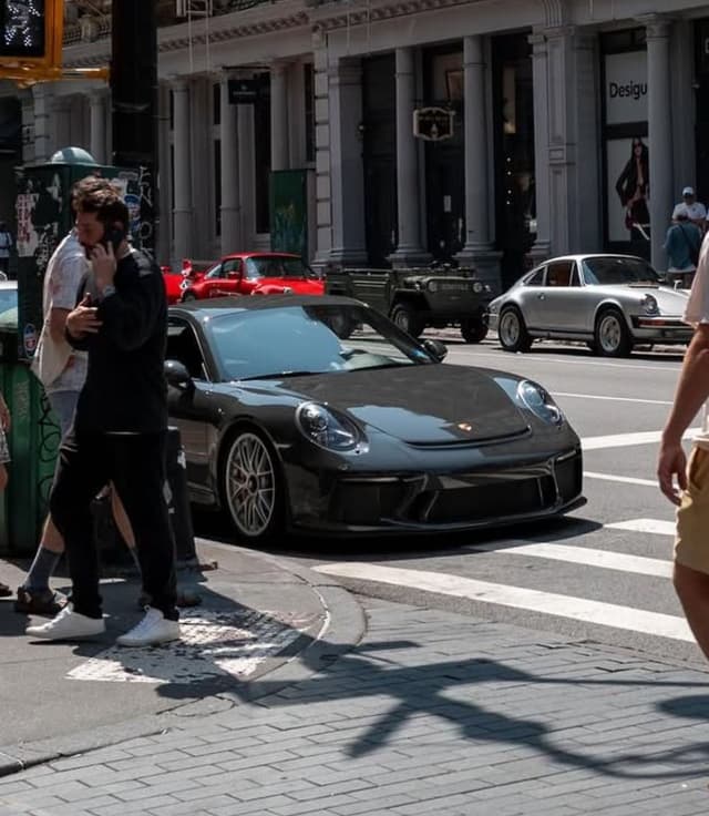 2018 Porsche 911 GT3 Touring in Exterior in Custom Color Non-Metallic — photo 3