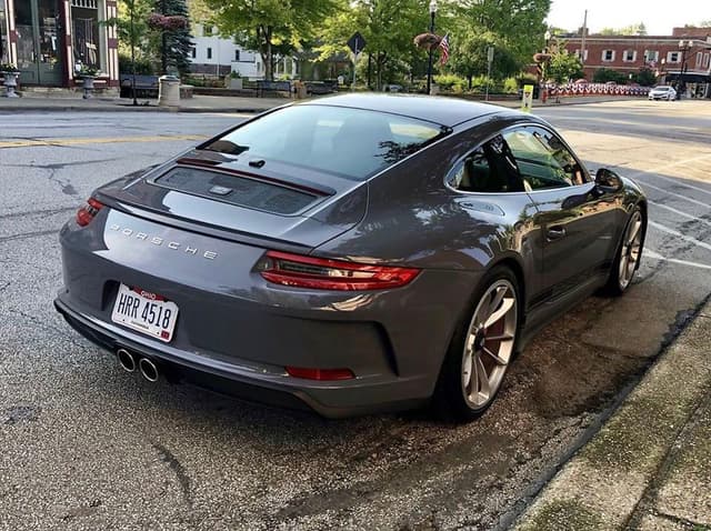 2019 Porsche 911 GT3 Touring in Unknown — photo 3
