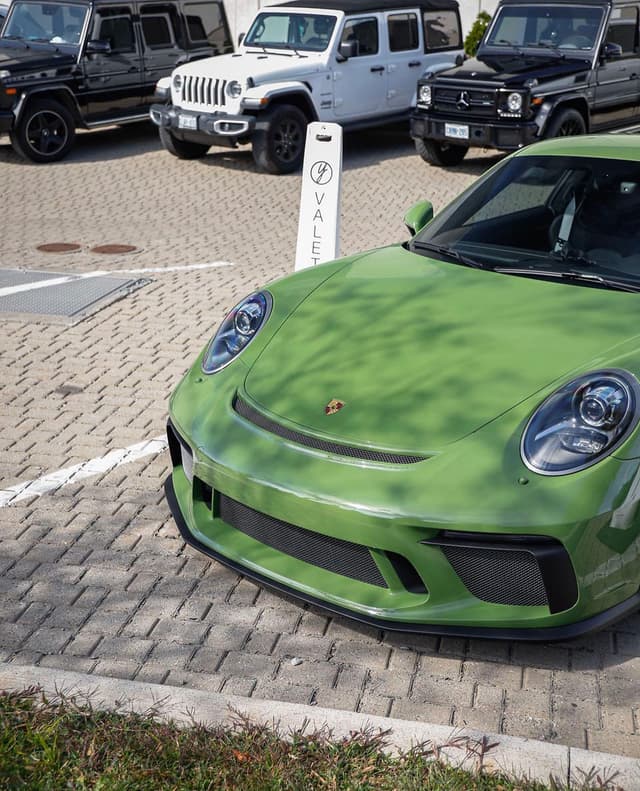2018 Porsche 911 GT3 Touring in Unknown — photo 2