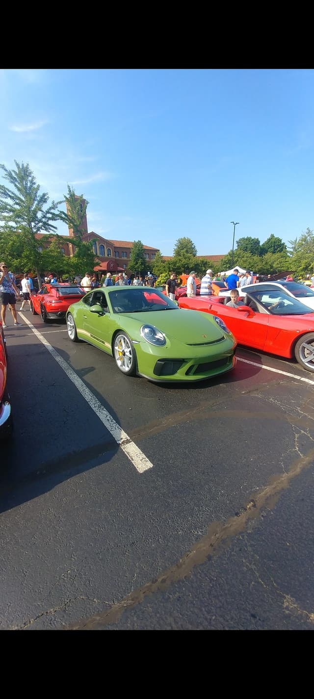 2018 Porsche 911 GT3 Touring in Unknown — photo 3
