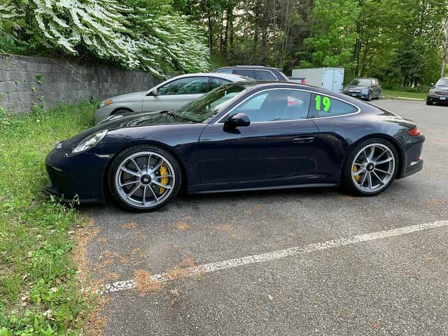 2018 Porsche 911 GT3 Touring in Exterior in Custom Color Non-Metallic — photo 7