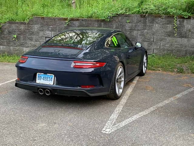 2018 Porsche 911 GT3 Touring in Exterior in Custom Color Non-Metallic — photo 9