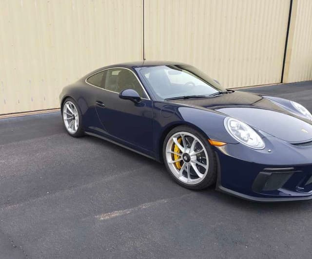 2018 Porsche 911 GT3 Touring in Exterior in Custom Color Non-Metallic — photo 11