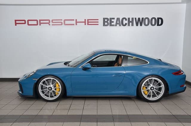 2018 Porsche 911 GT3 Touring in Exterior in Custom Color Non-Metallic — photo 3