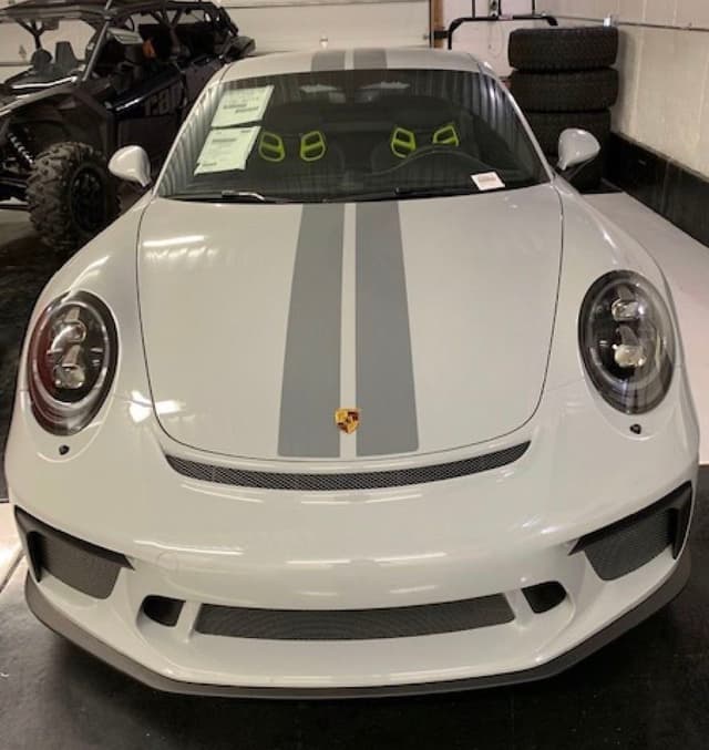 2018 Porsche 911 GT3 Touring in Exterior in Custom Color Non-Metallic — photo 8