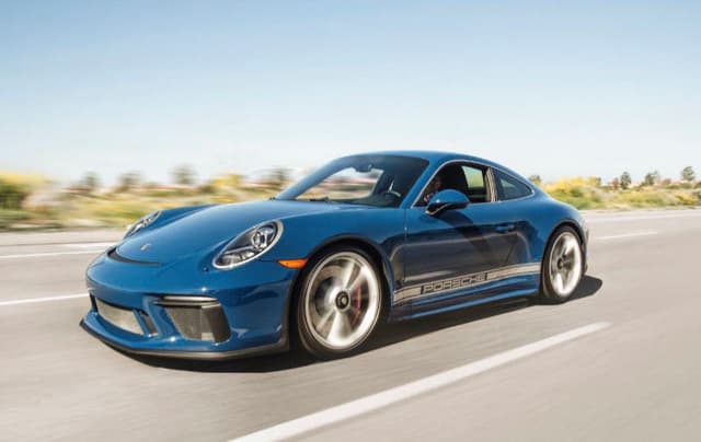 2018 Porsche 911 GT3 Touring in Exterior in Custom Color Non-Metallic — photo 5