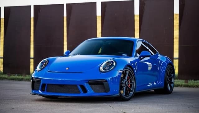2019 Porsche 911 GT3 Touring in Exterior in Custom Color Non-Metallic — photo 4