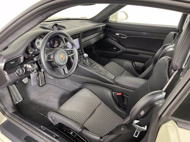 2018 Porsche 911 GT3 Touring in Exterior in Custom Color Metallic — photo 3