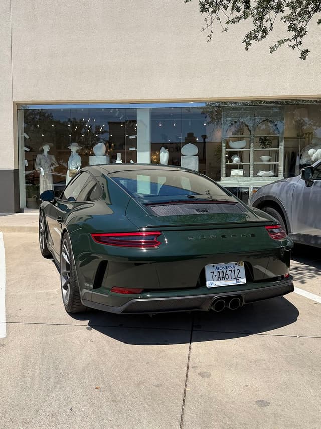 2018 Porsche 911 GT3 Touring in Exterior in Custom Color Non-Metallic — photo 2